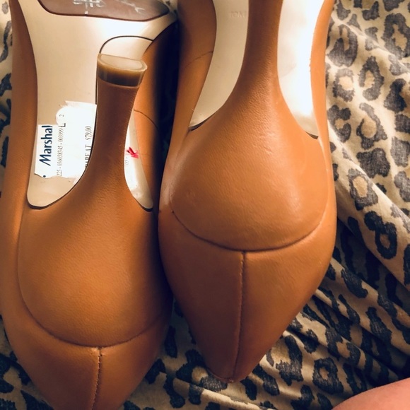 Nine West size 10 British tan open toe pumps neutral kitten heel - Picture 8 of 16